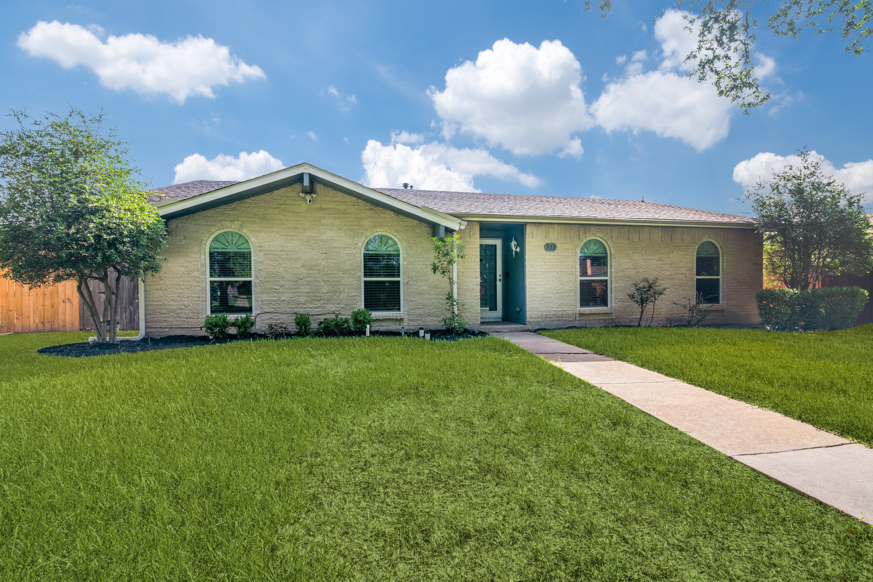 533 Ivy Way